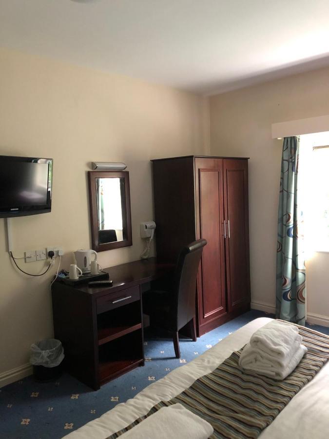 Stafford South Hatherton Hotel Пенкридж Экстерьер фото