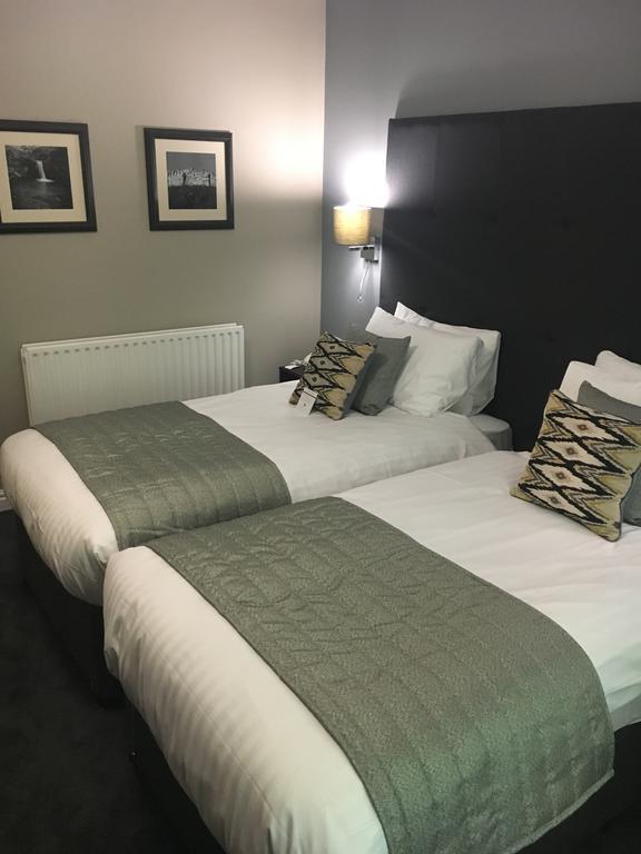 Stafford South Hatherton Hotel Пенкридж Экстерьер фото