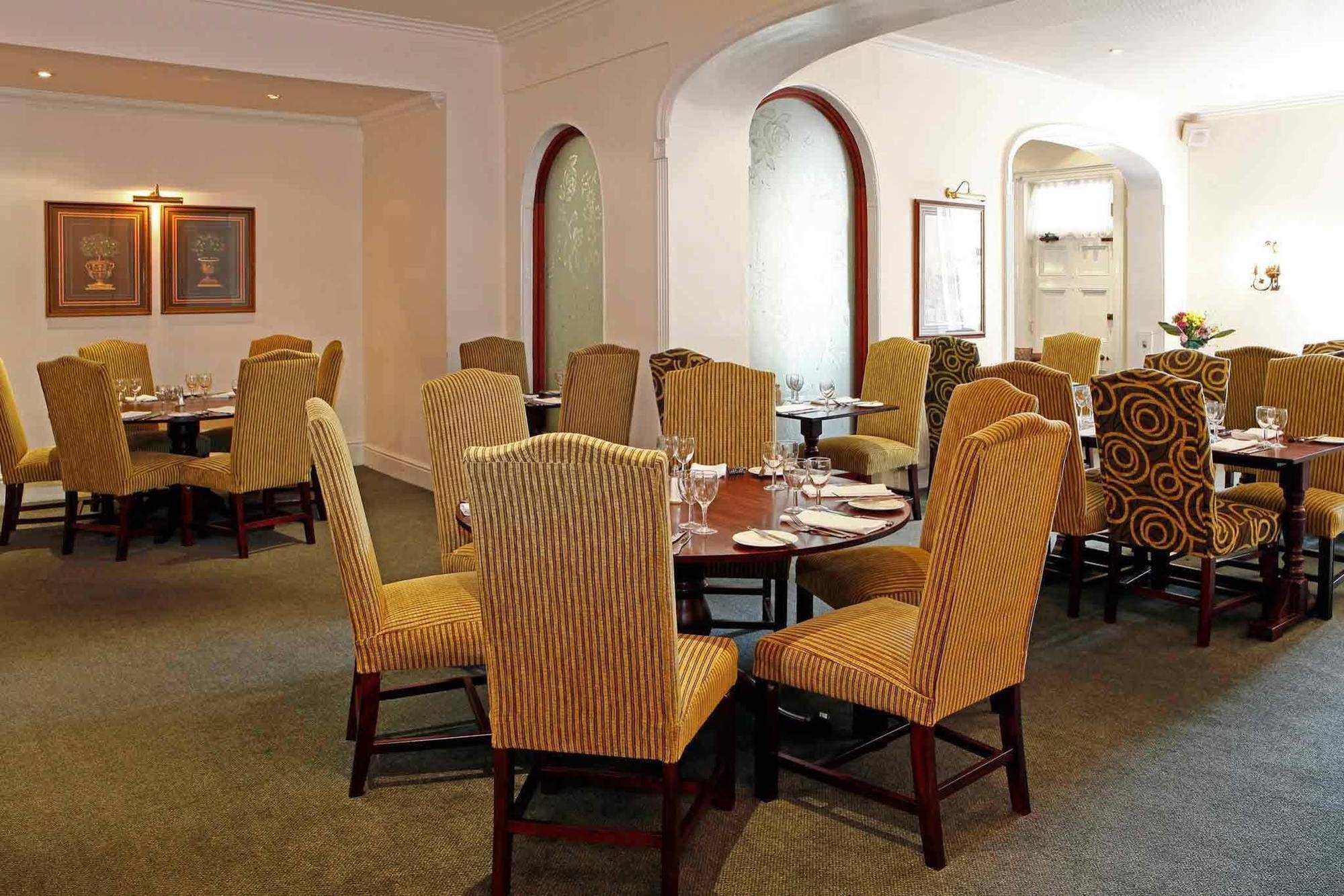 Stafford South Hatherton Hotel Пенкридж Экстерьер фото
