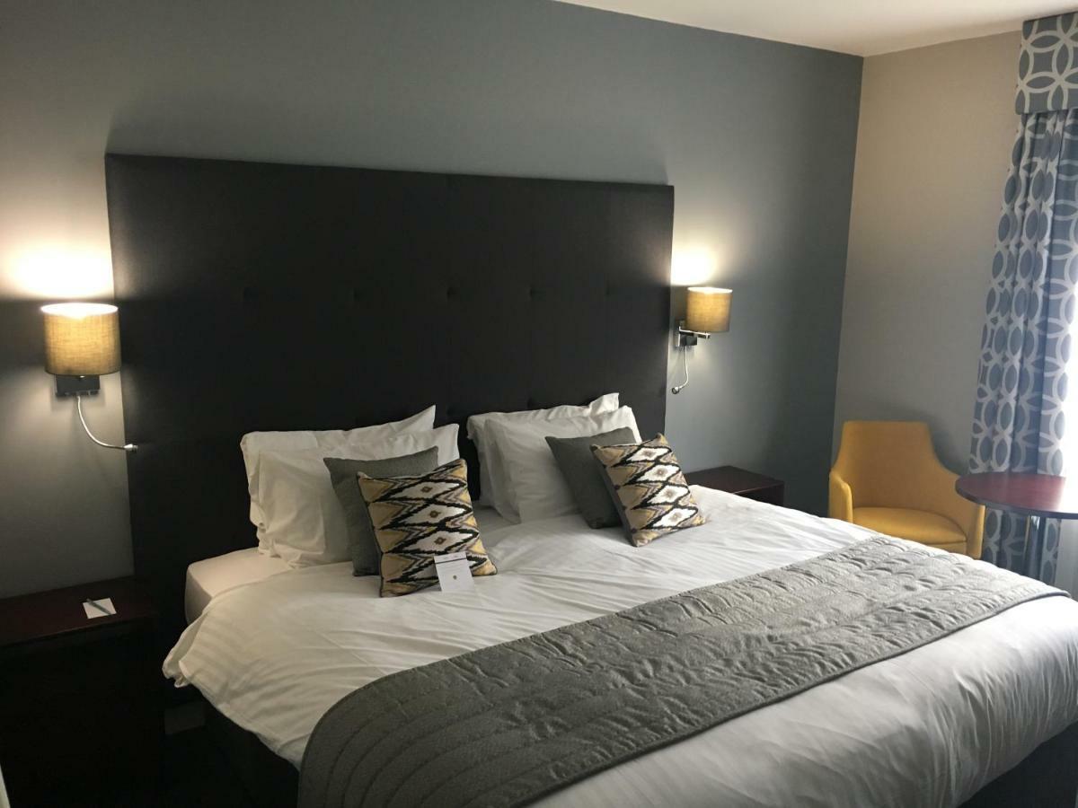 Stafford South Hatherton Hotel Пенкридж Экстерьер фото