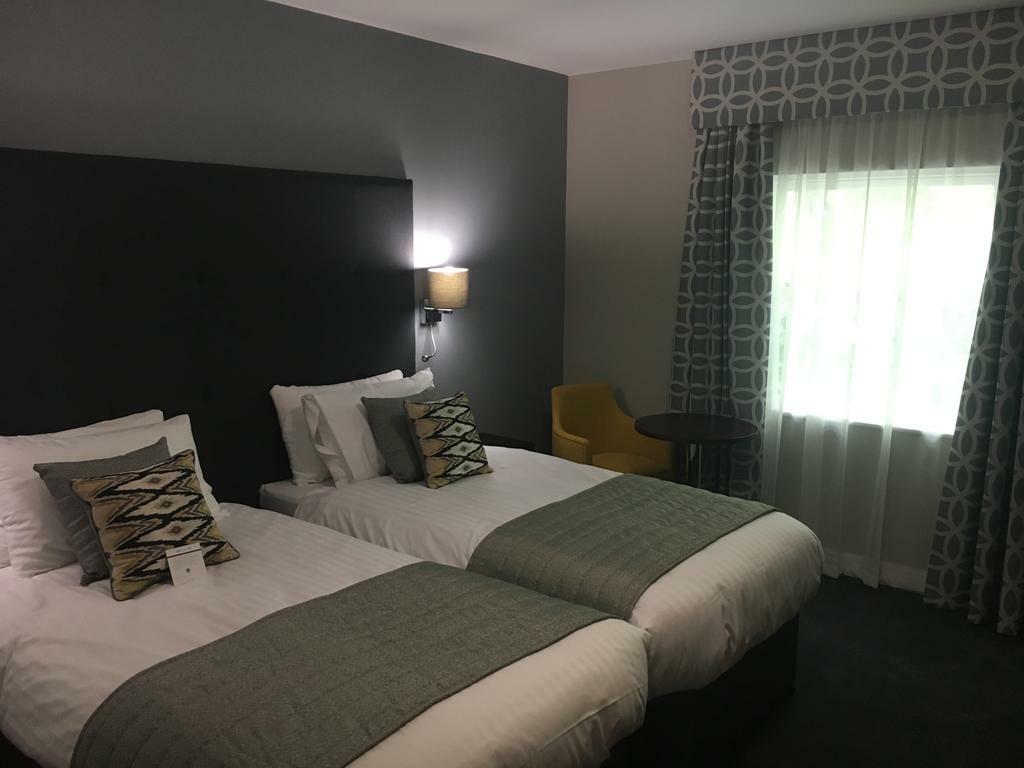 Stafford South Hatherton Hotel Пенкридж Экстерьер фото